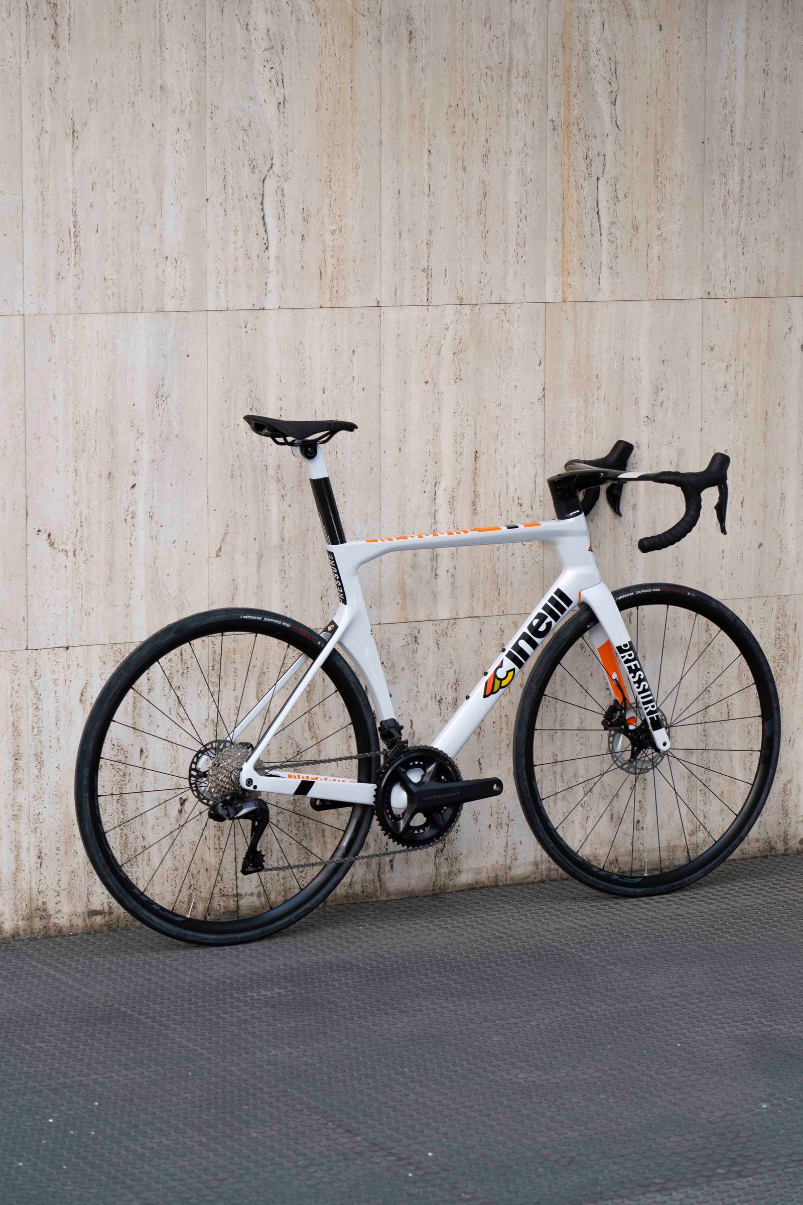 Cinelli Pressure 2022 | Shimano Ultegra 12s | Size L | Complete bicycle | In Stock - Image 3