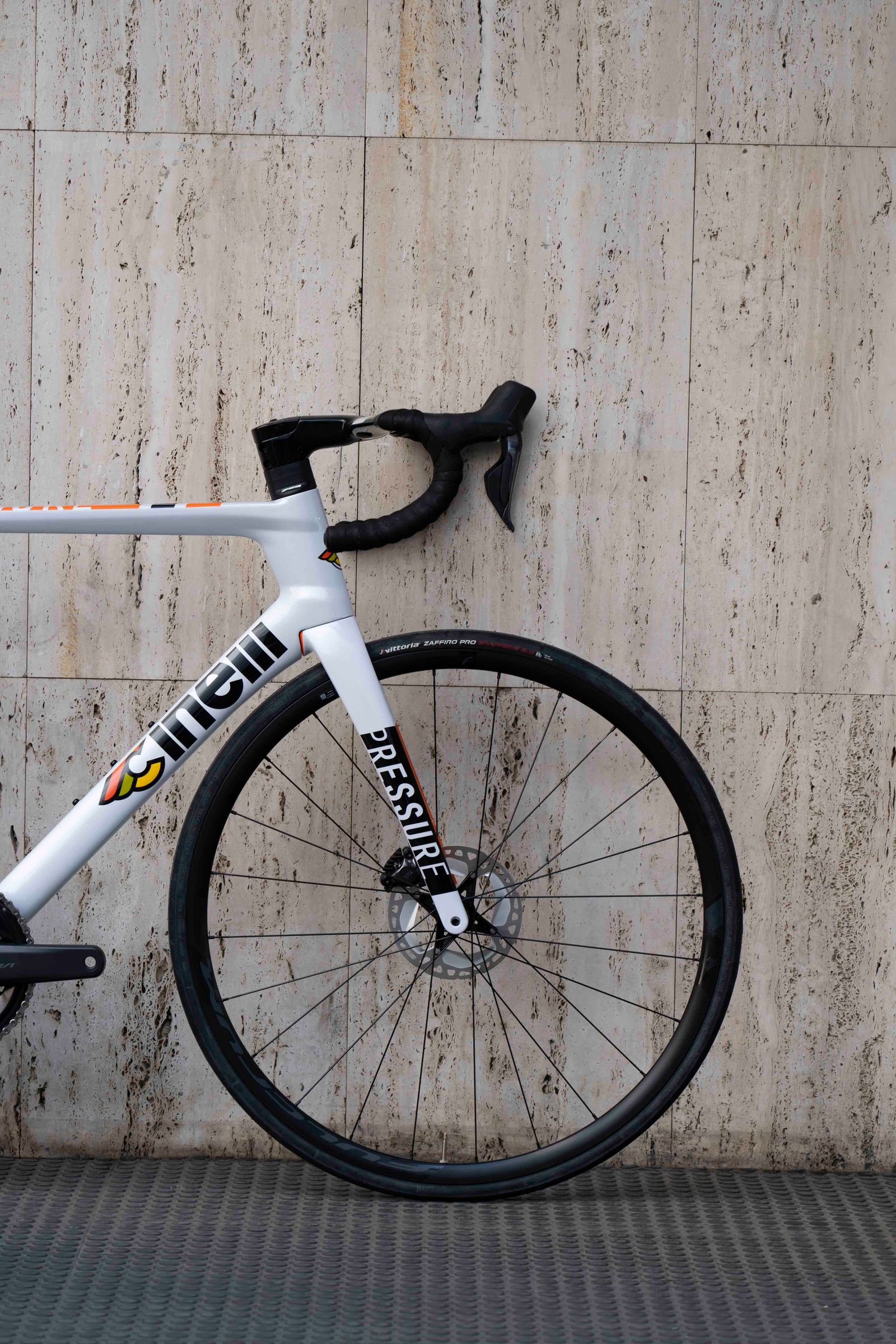 Cinelli Pressure 2022 | Shimano Ultegra 12s | Size L | Complete bicycle | In Stock - Image 4